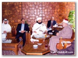 الحبيب علي يستمع لنصح الشيخ وتوجيهه