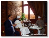 شيخ الأزهر يختم بالدعاء والفاتحة