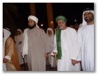 معالي وزيرالعدل والأوقاف محمد الظاهري وعن يمينه معالي السيد يوسف العلوي وزير الخارجية العماني والحبيب علي الجفري في احتفال وزاة الإعلام